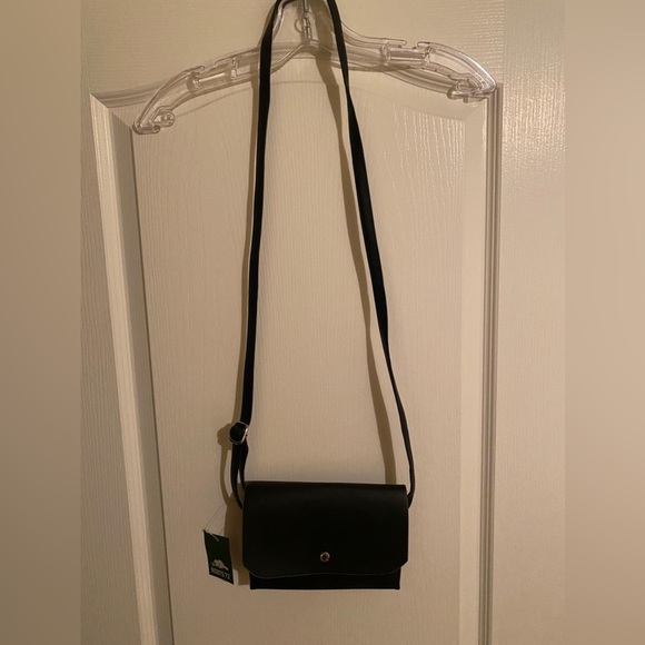 Roots Classic Black Crossbody Bag - Picture 9 of 9